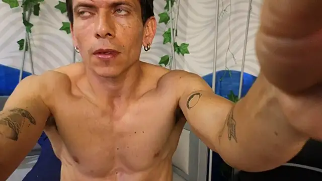 TheKing_39_: онлайн-секс-чат