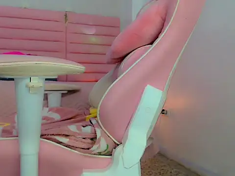 Chat +18 de estefany_squirt1 ao vivo