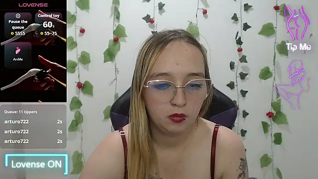 Liaroberts1's Live XXX Chat