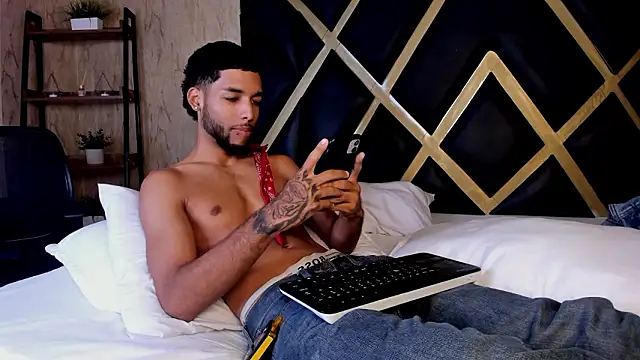 Thiagoferreti: онлайн-секс-чат