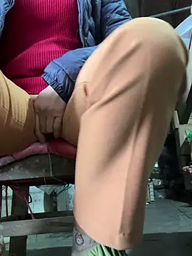 YANINA120's Live XXX Chat