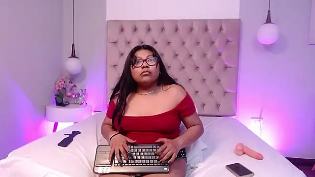 Chat XXX ao vivo de Kiri_Black_