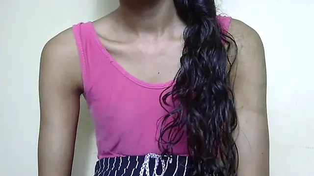 Chat +18 de Anu_tiny ao vivo