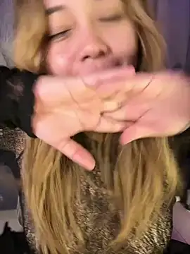 Živý XXX chat MerlyG