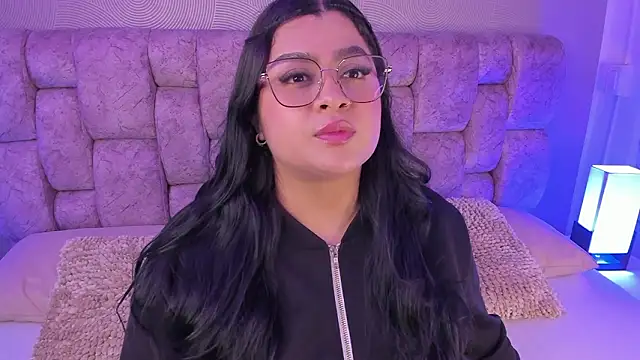 Emilyboobss: онлайн-секс-чат