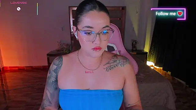 lunaarose 现场XXX聊天