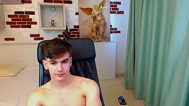 BradyFlint: онлайн-секс-чат