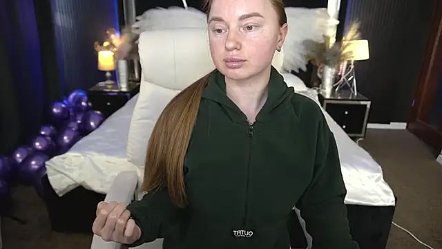 MiaRedFox – Naživo XXX chat