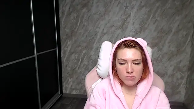 Reginasmilee Chat XXX in diretta