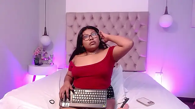 Kiri_Black_ Chat XXX in diretta