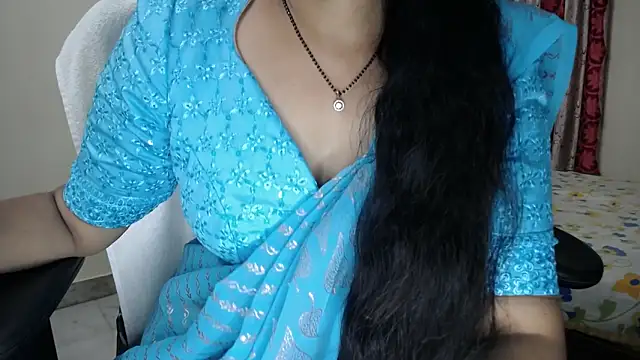 Sexy_HouseWifee Show in webcam