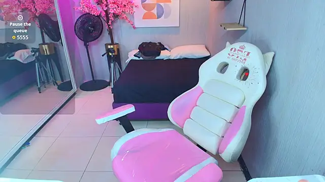 Chat +18 de Maggy_t18 ao vivo