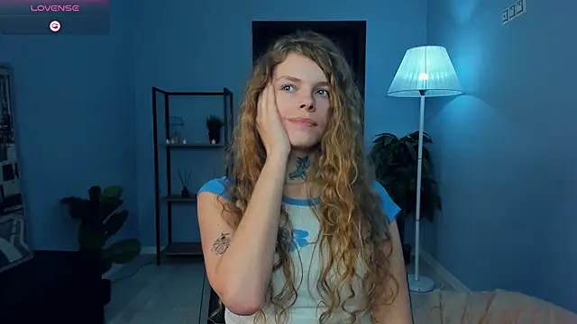 RayaNenliaのライブXXXチャット