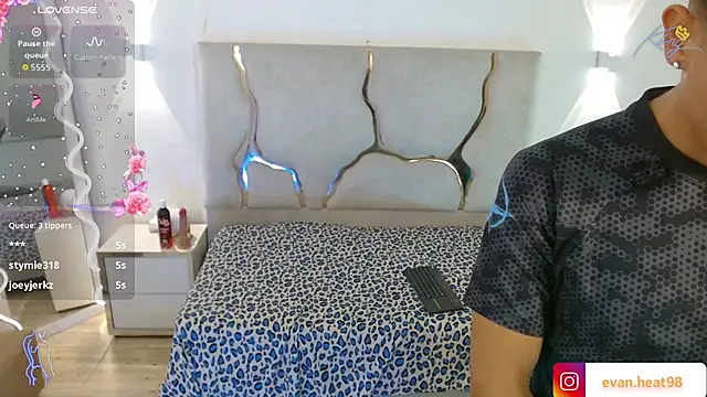 Chatroom XXX en direct de EVAN_TAY