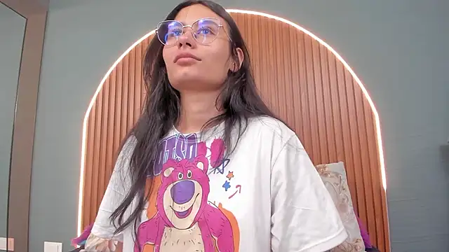 NayeCloudのライブXXXチャット