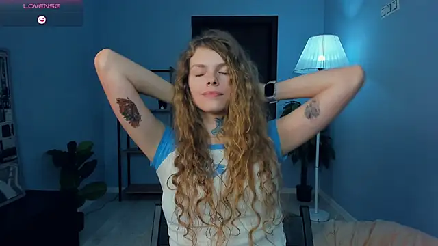 RayaNenlia live XXX chat