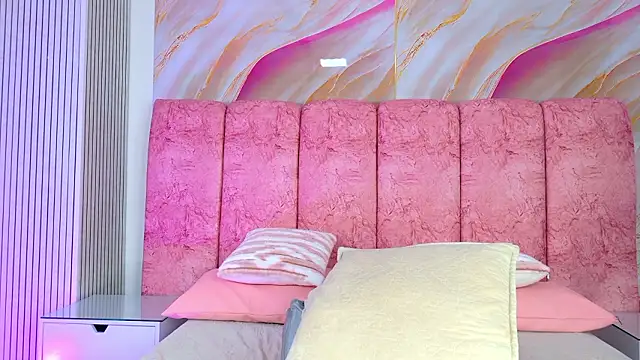 Pokazy przed kamerką – emmacurvy