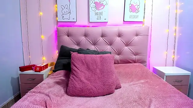 Issaa_Tyler élő XXX-chatje