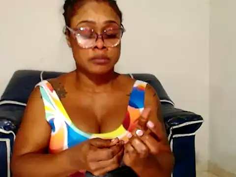 alexiaao9 Adlı Modelin Canlı XXX Sohbeti