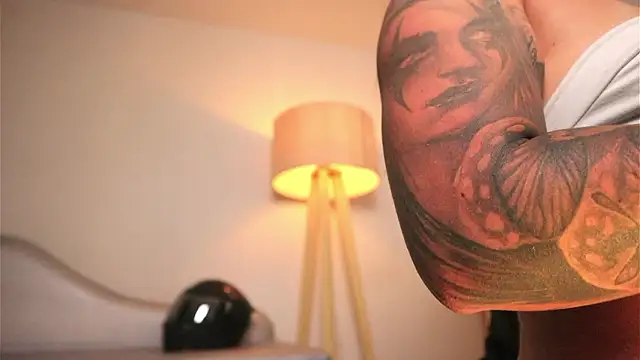 ashleyvalirya webkamerás műsora