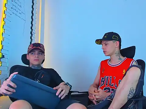 Вебкам-шоу Thomas-Wil