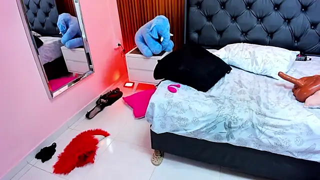 XXX chat uživo modela MEYLAGIA