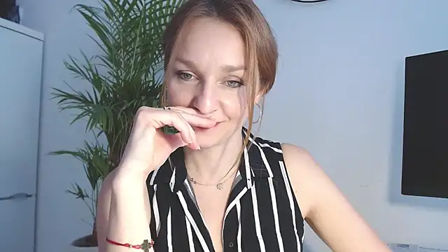 XXX chat uživo modela AliciaDesire