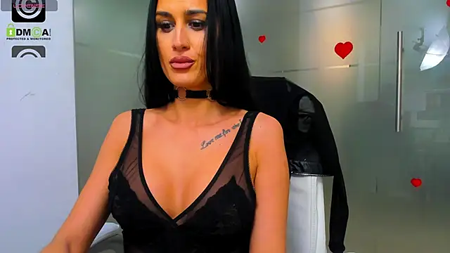 Queenrafaella Adlı Modelin Canlı XXX Sohbeti