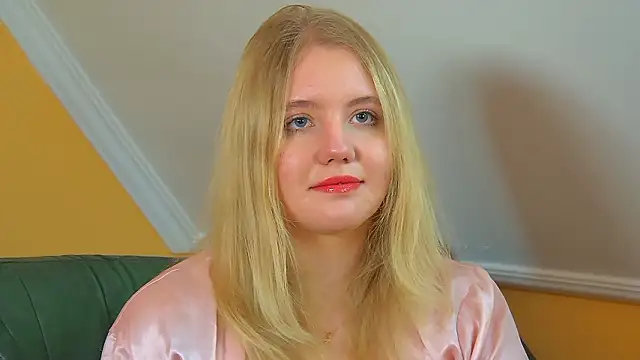 EmilyEvanse Adlı Modelin Canlı XXX Sohbeti