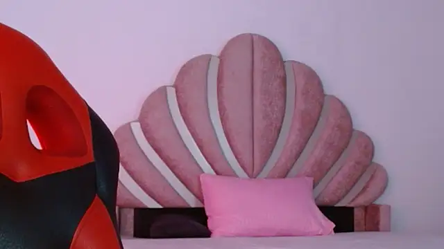 Онлайн чат XXX mia_fox666