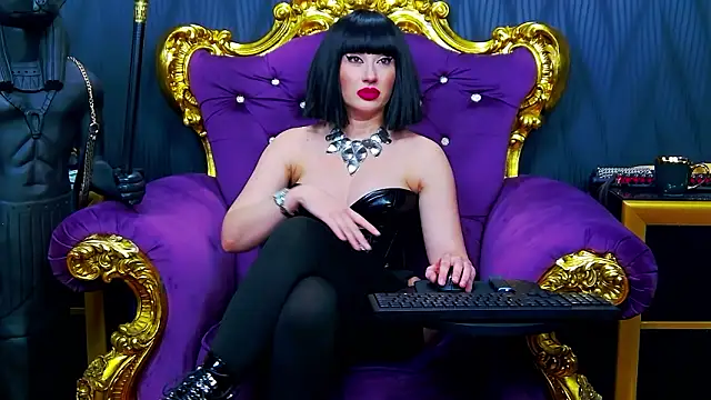 Chat +18 de LaraMaeve ao vivo