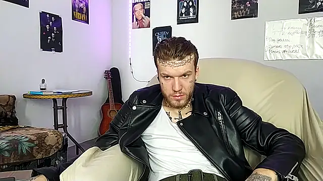 Huntall77 Show in webcam