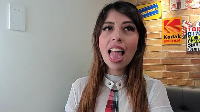 Chat +18 de foxy_tiana ao vivo