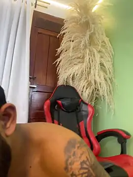 Chat +18 de Robin_Rief ao vivo