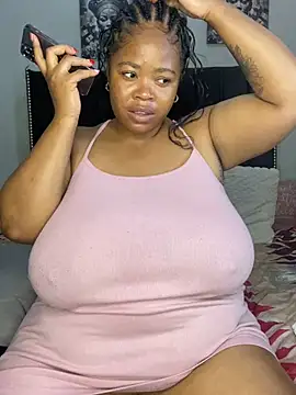 Pokazy przed kamerką – LunaCovenn