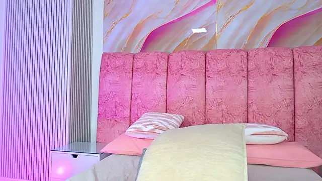 emmacurvy live XXX chat