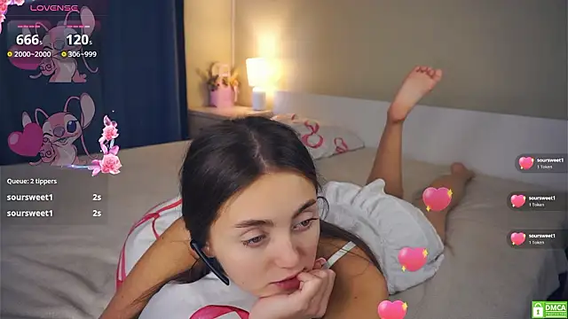 Chatroom XXX en direct de LoraDavi