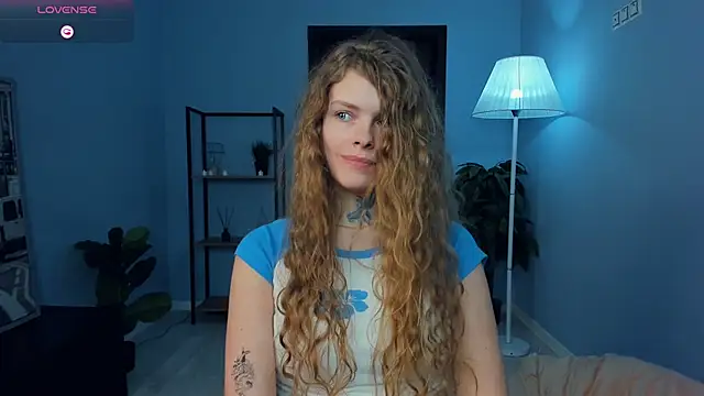 RayaNenliaのライブXXXチャット