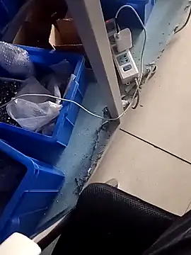 Chatroom XXX en direct de huzi518