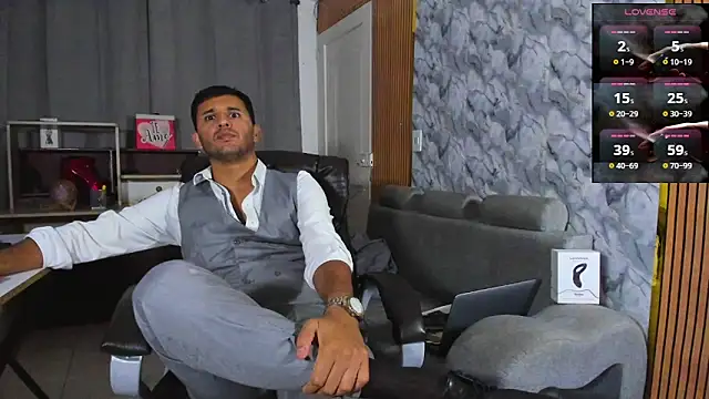 Chatroom XXX en direct de Hideintheoffice