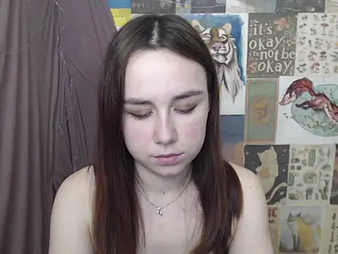 VeryVeryVeryShy_: διαδικτυακό σόου στην κάμερα