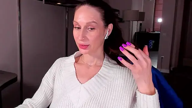 Mila_Anders: απευθείας συνομιλία ΧΧΧ