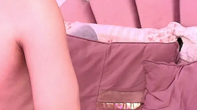 Chatroom XXX en direct de KylieMonnett