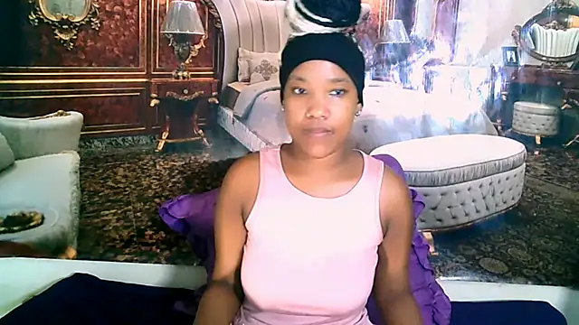 EroticSexyPrada 现场XXX聊天