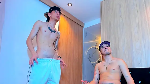 TheBatMansion: вебкам-шоу