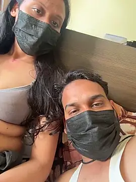 indianshycouple's Live XXX Chat