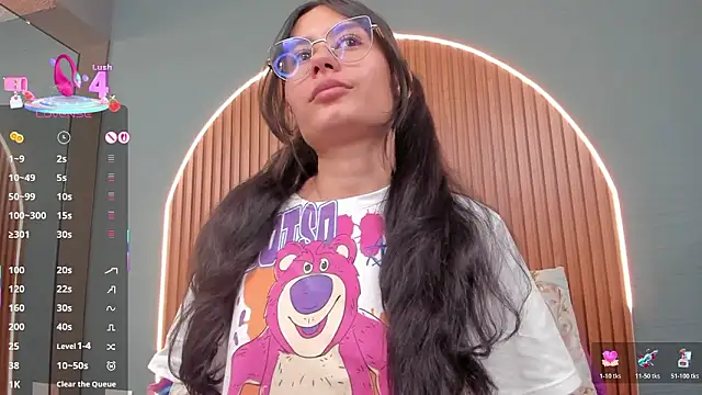 NayeCloudのライブXXXチャット