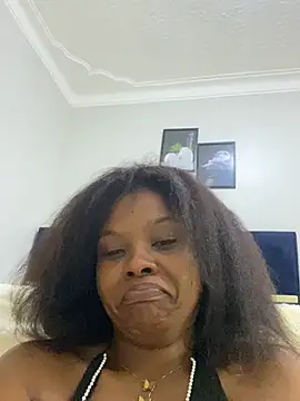 Dellah27 Chat XXX in diretta