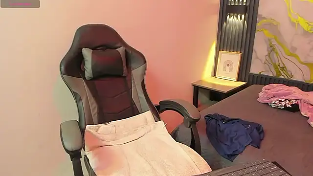 TaylerMiles' Live XXX Chat