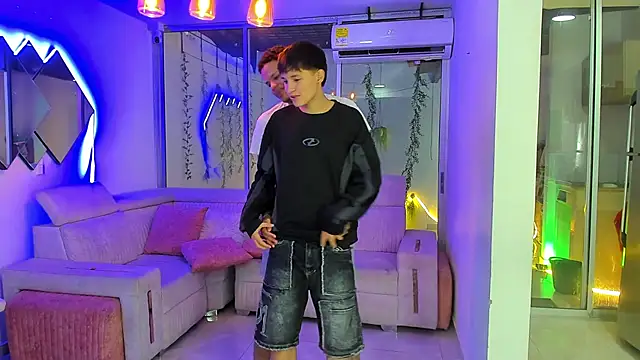 Houseofwarrios' Live XXX Chat